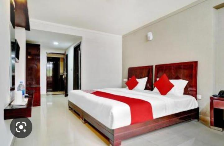 Отель Aec Residency Alappuzha Экстерьер фото