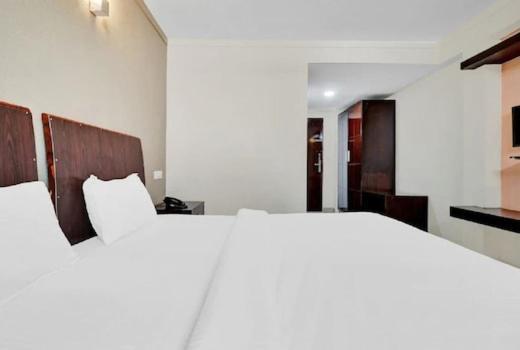 Отель Aec Residency Alappuzha Экстерьер фото